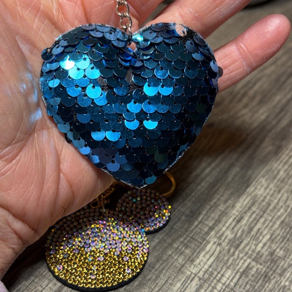 🌵5 for $20🌵 Blue Sequin Heart and Mickey Mouse Keychains - Picture 2 of 6